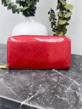 Louis Vuitton Zippy Wallet Monogram Vernis Red Pomme d'Amour Zip Around